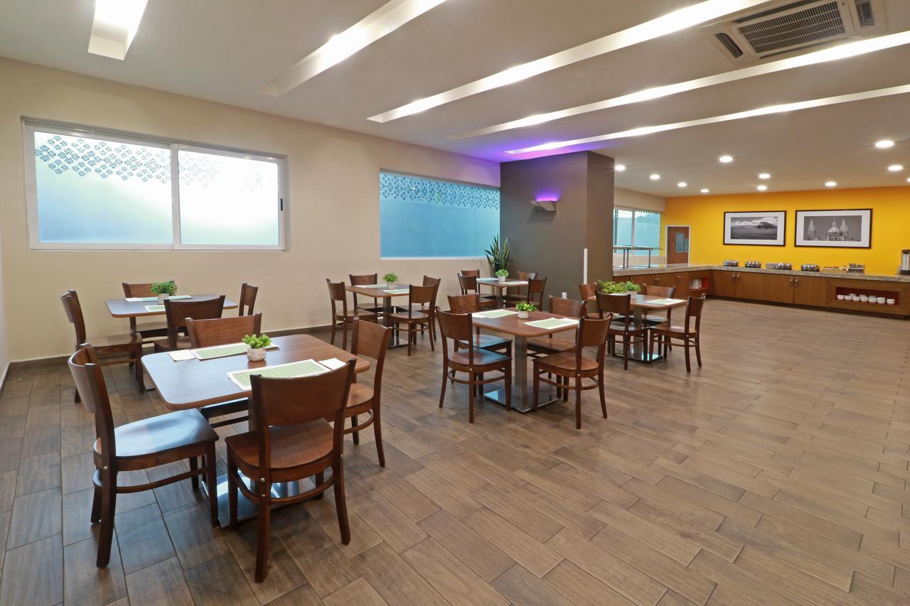 Wyndham Garden Guadalajara Acueducto Hotel Zapopan Exterior foto